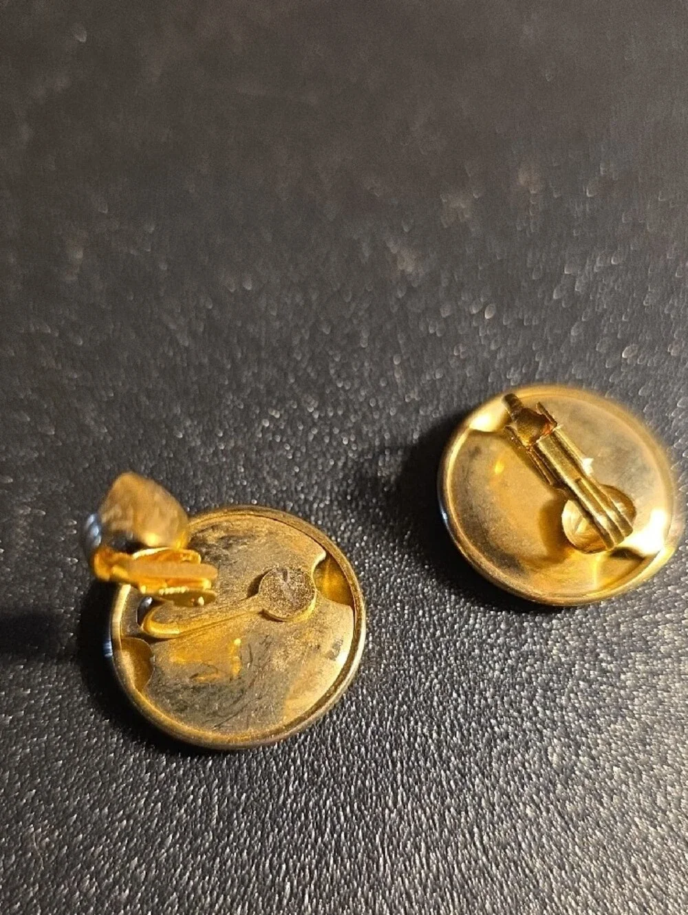 Gold Round Men's Cufflinks - Classic Polished Finish